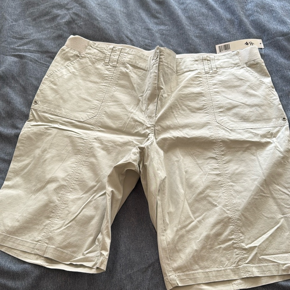 New with tags Bermuda shorts